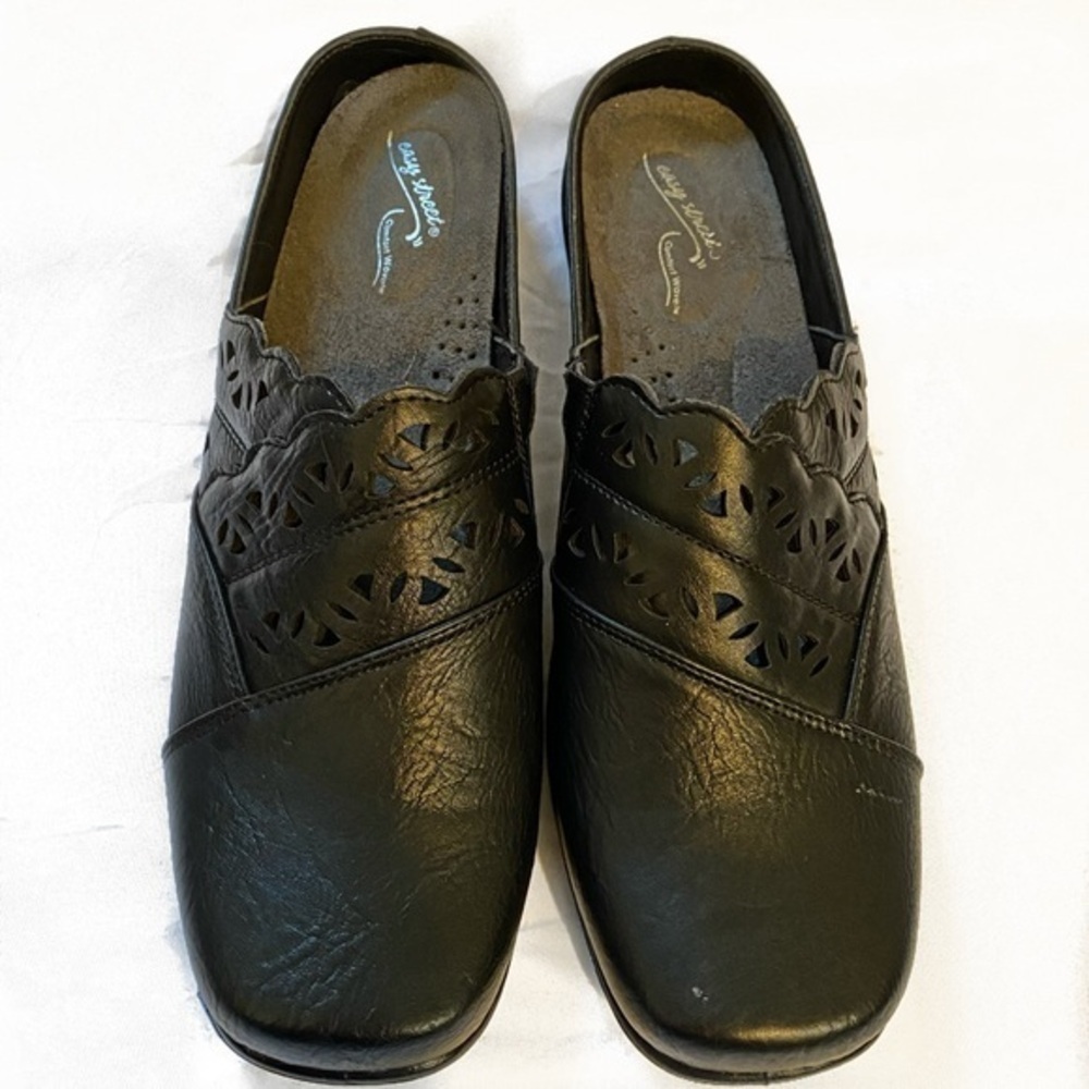 Easy street slip on shoes size 9.5